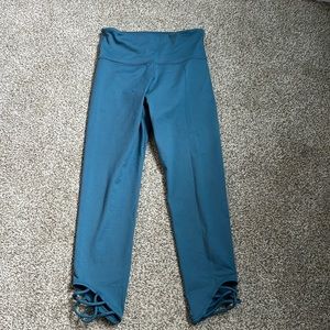 Women’s turquoise leggings